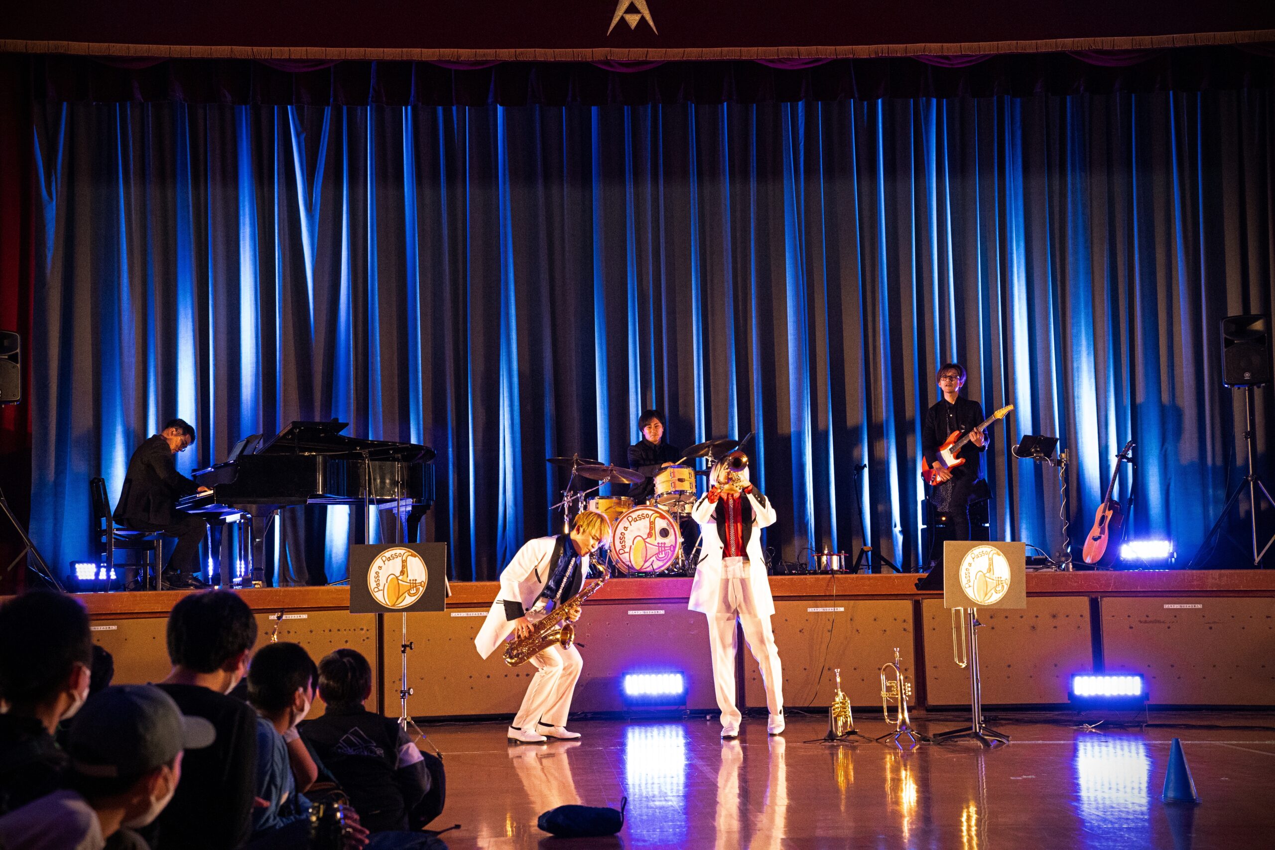 芸術鑑賞会 体育館での学校公演 Passo a Passo