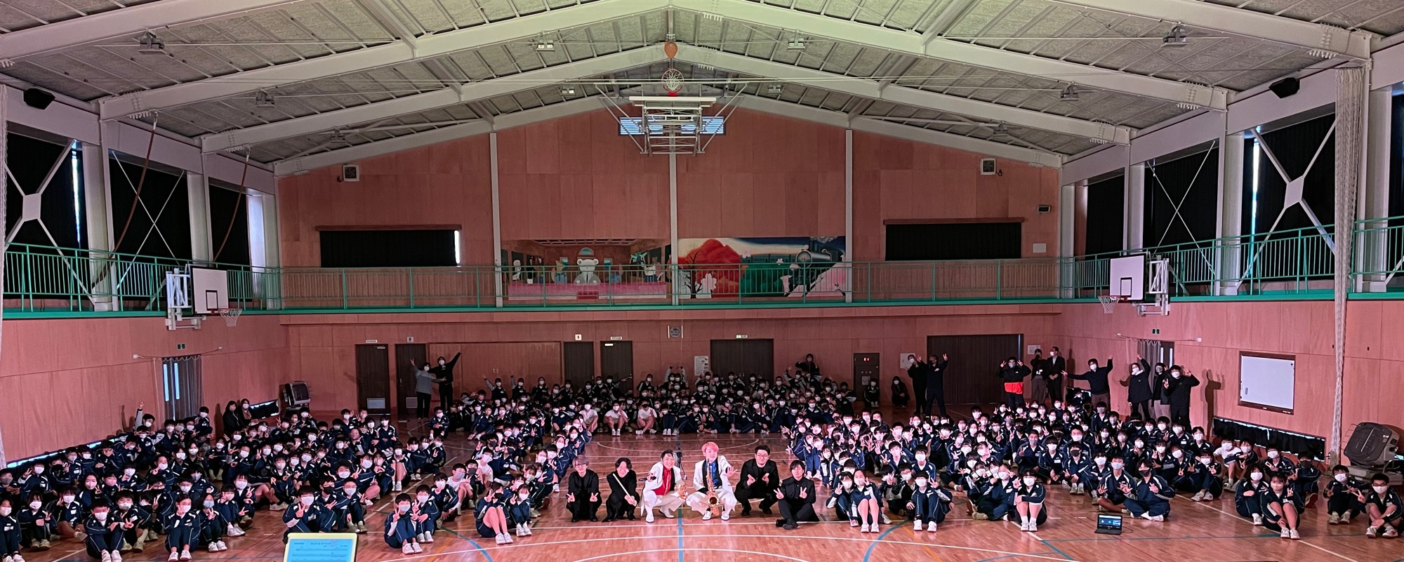 全国100公演以上の芸術鑑賞会